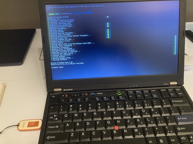 My X220 booting into the Alpine ISO thumb drive